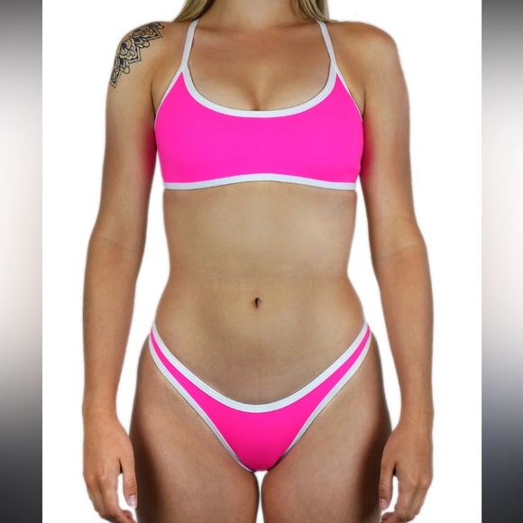 Hoka Swimwear XS Pink & White Bikini ๐ฉฑ๐ - Picture 4 of 4